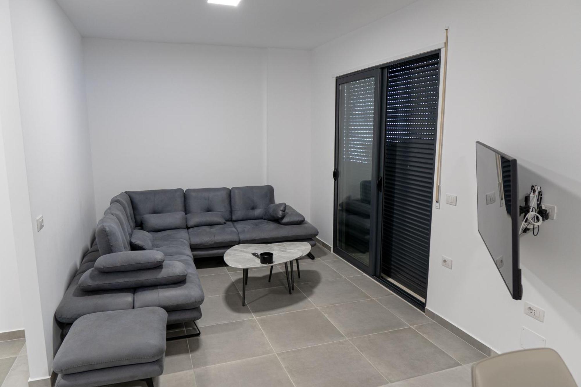 Apartman Crystal Radhime *
