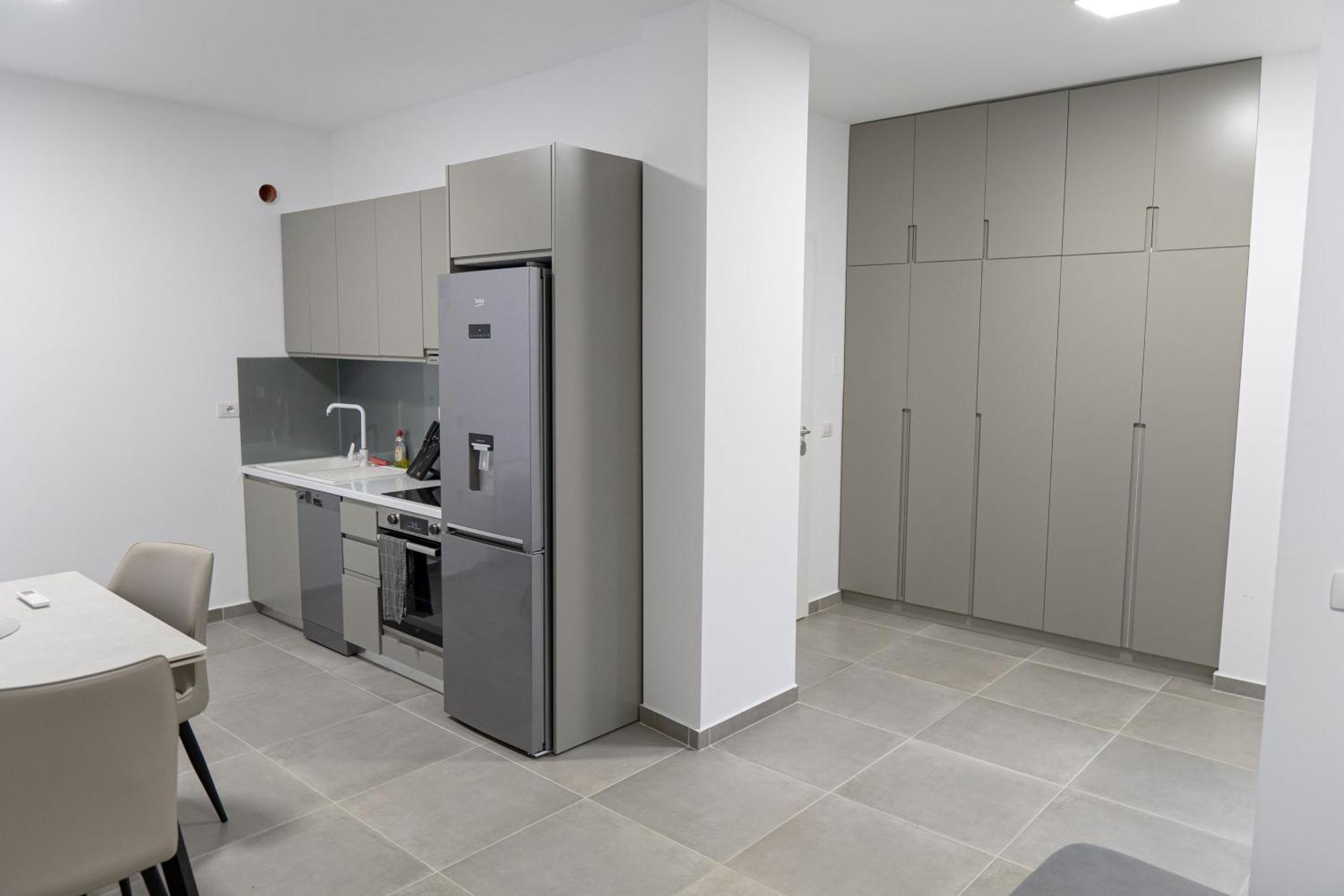 Apartman Crystal Radhime *