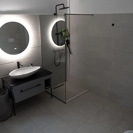 Crystal Beach Radhime Vlore Exterior photo