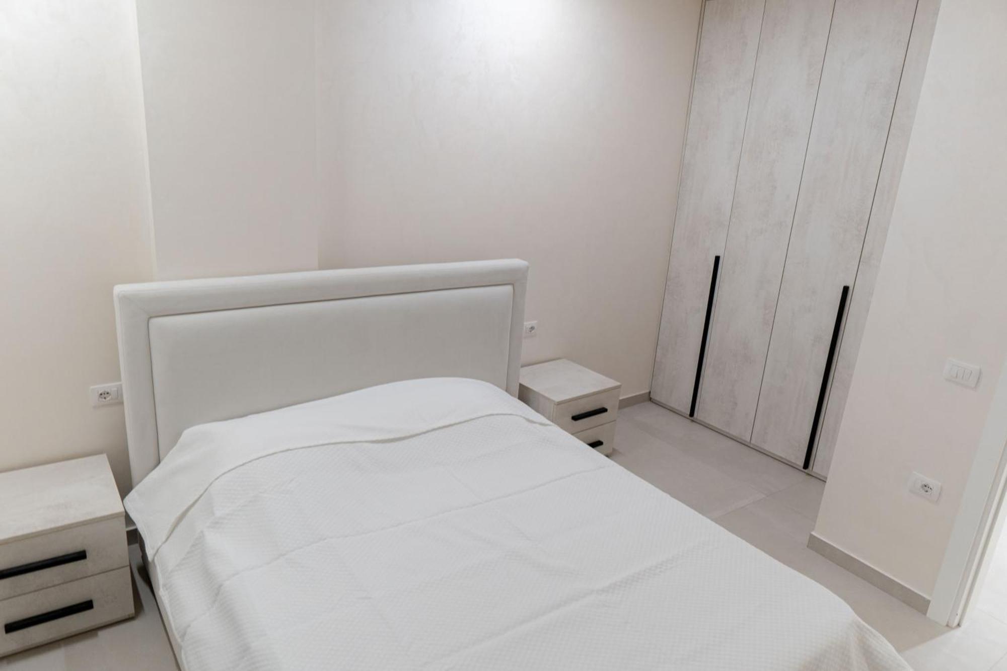 Apartment Crystal Radhime *
